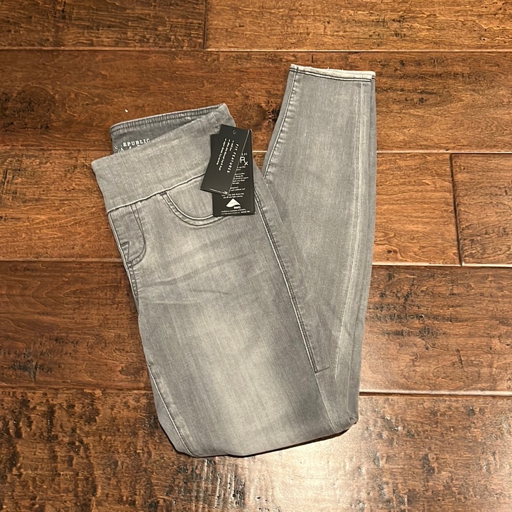 NWT Rock & Republic pull-on jeans- 4